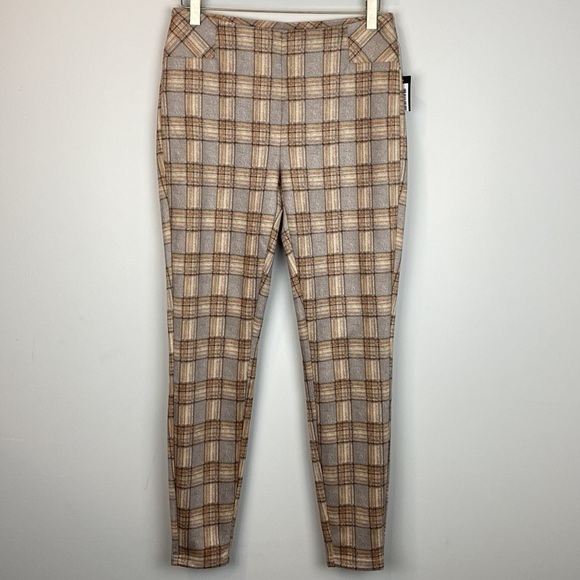 Tribal Plaid Leggings in Tan and Brown - Picture 3 of 15